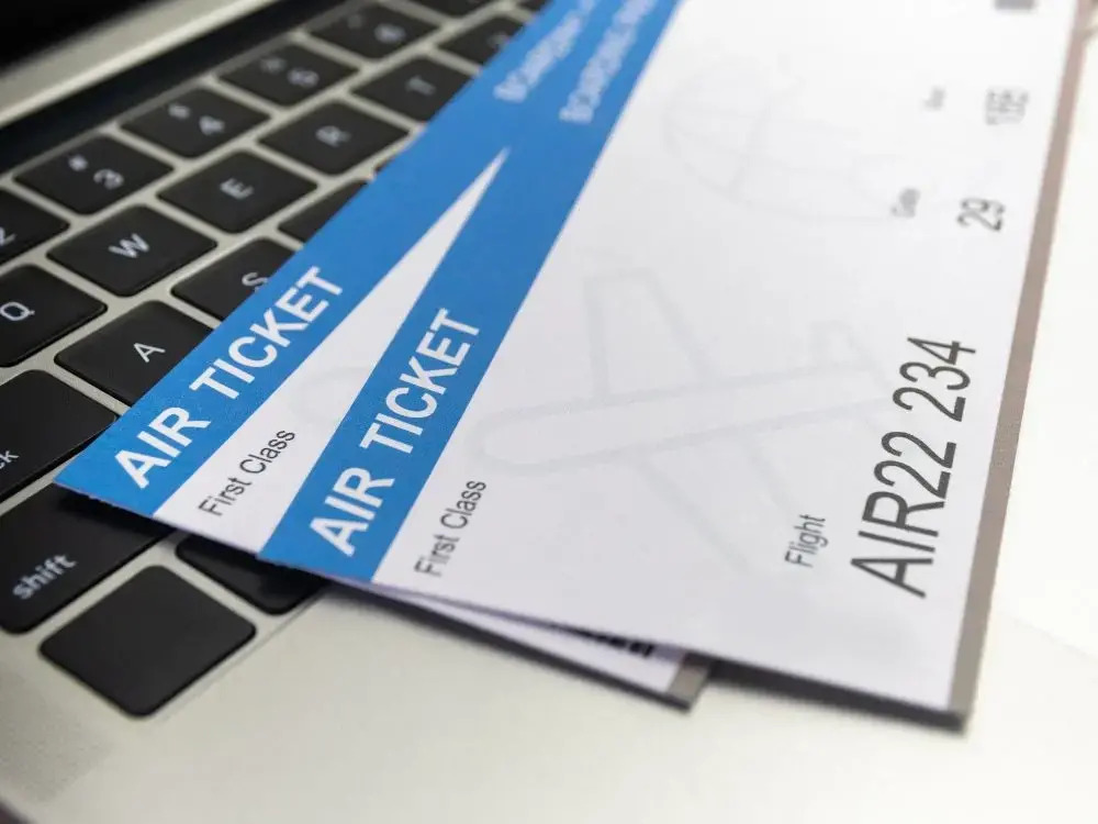Ticket & Hotel